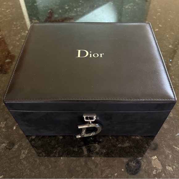 Dior Parfume Vintage Padded Black Gift Box with Satin Pillow approx 9”x7.5”x4” - Picture 2 of 5